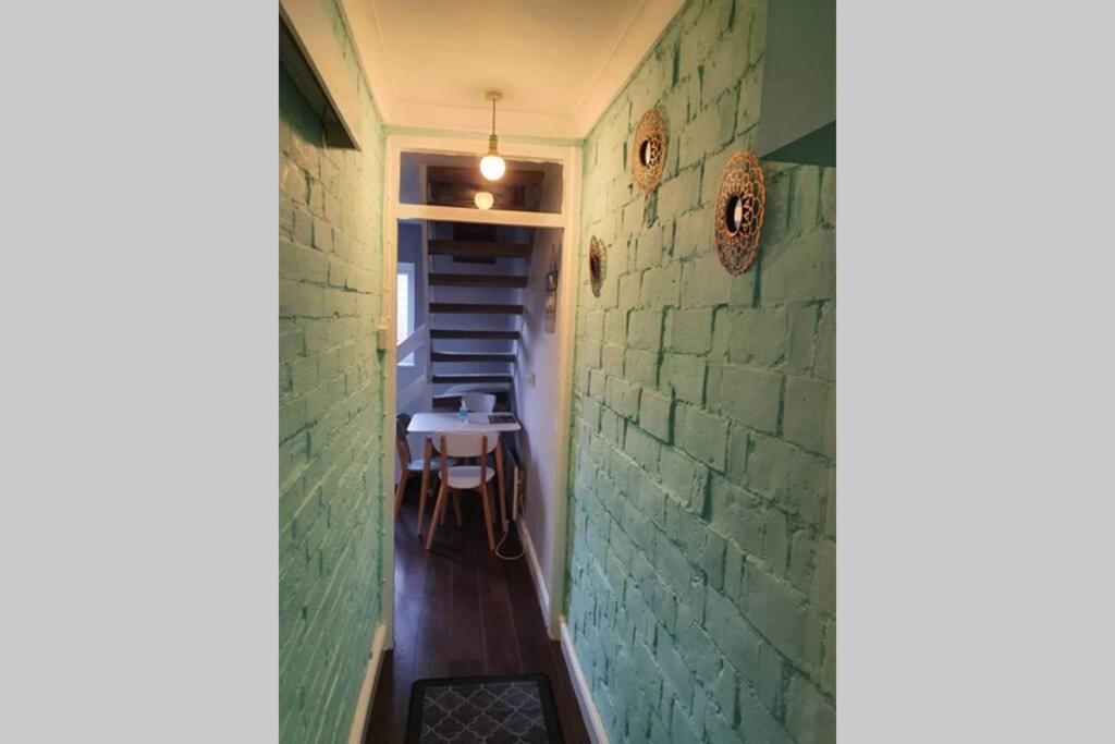 Cosy, Quirky, Comfy 'N' Chic House- Apartment Swindon Exterior foto