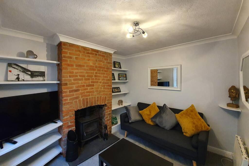 Cosy, Quirky, Comfy 'N' Chic House- Apartment Swindon Exterior foto